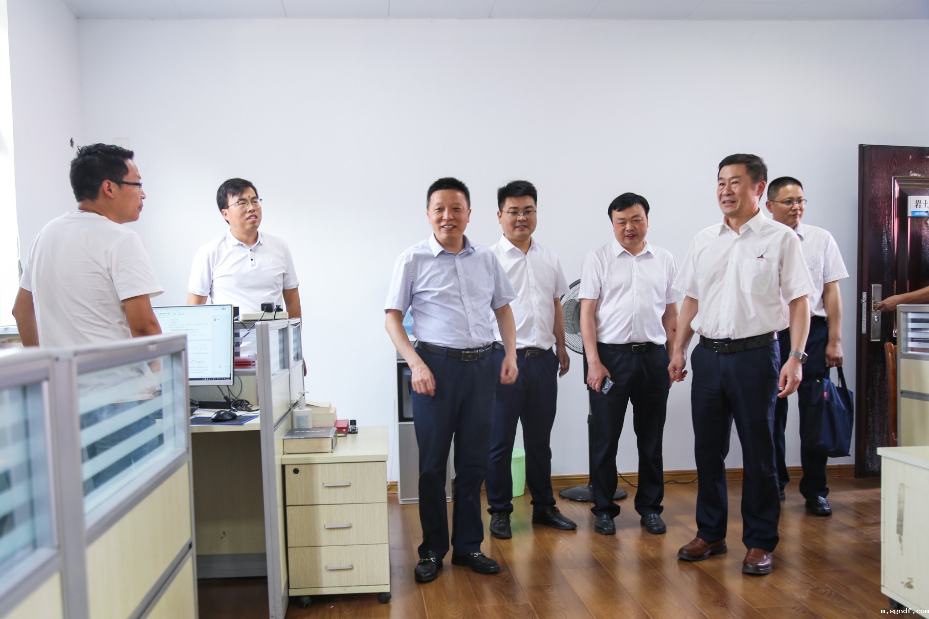 IMG_1213.jpg IMG_1213.jpg