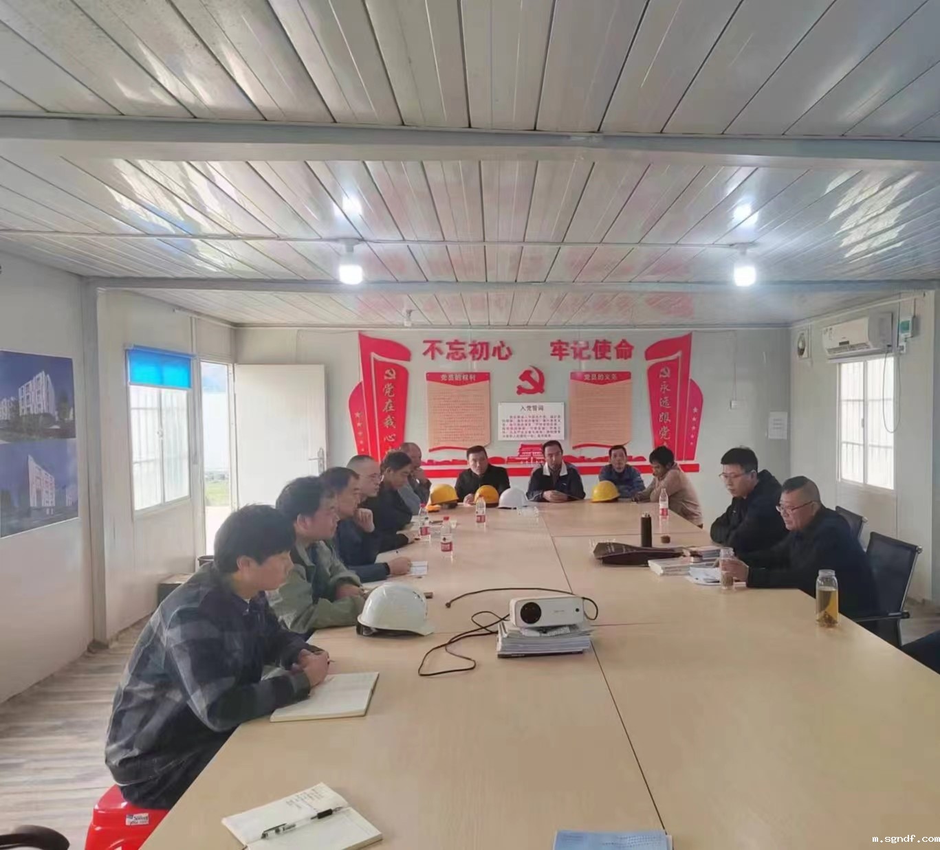 499746.jpg 499746.jpg