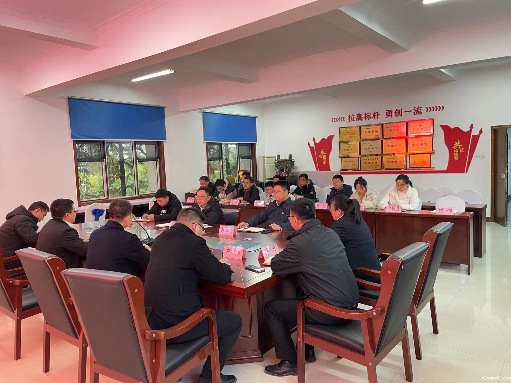 e2b3bf4e3a721ebecafc18fffd12b22.jpg e2b3bf4e3a721ebecafc18fffd12b22.jpg