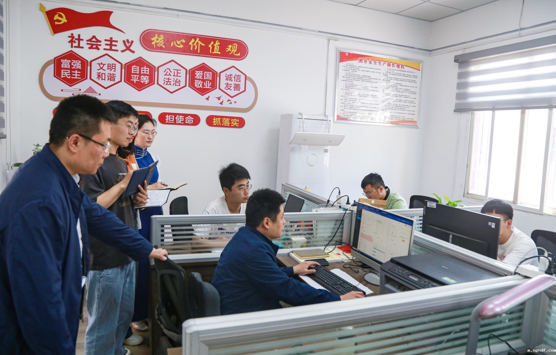 IMG_2833.jpg IMG_2833.jpg