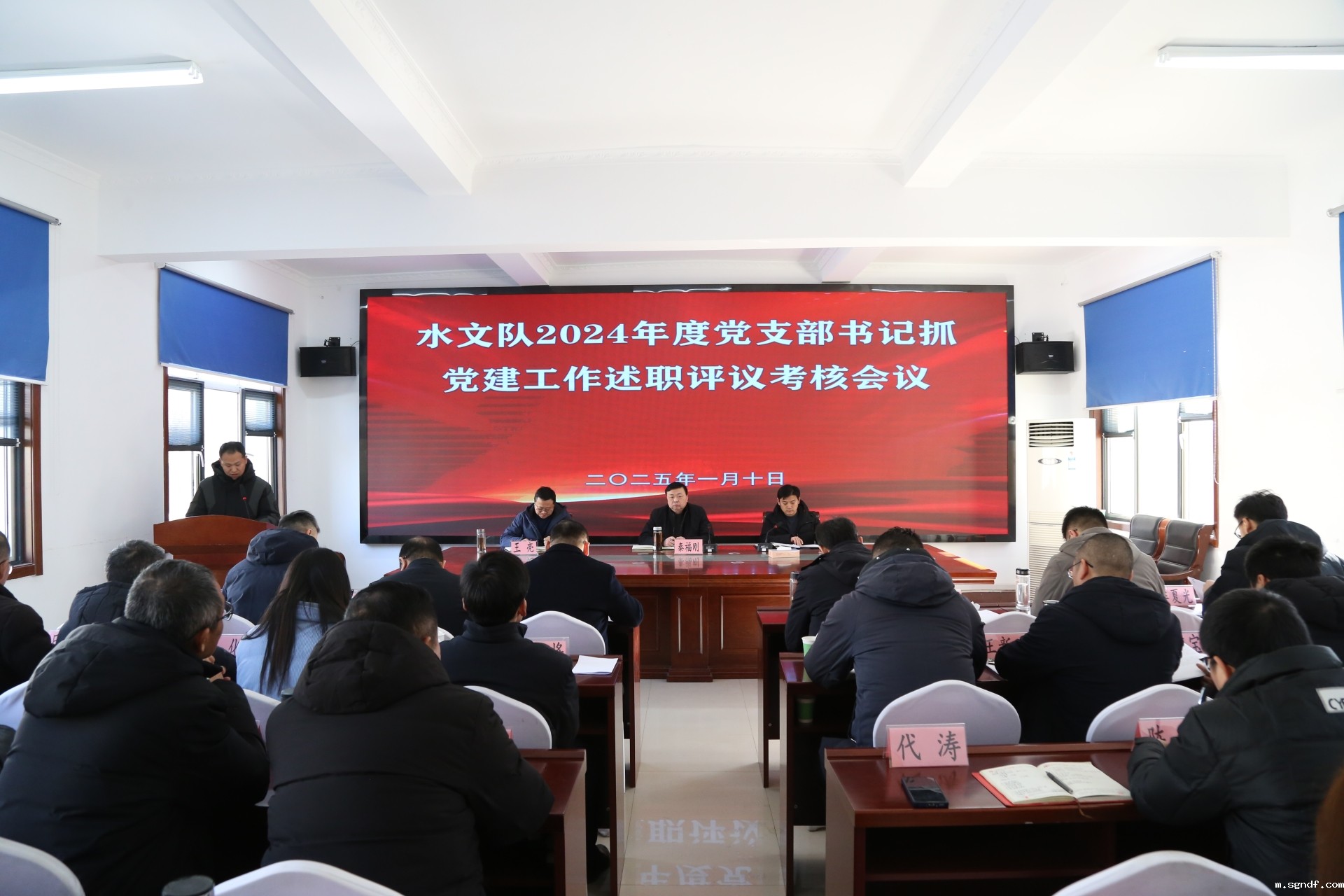 IMG_2040.JPG IMG_2040.JPG