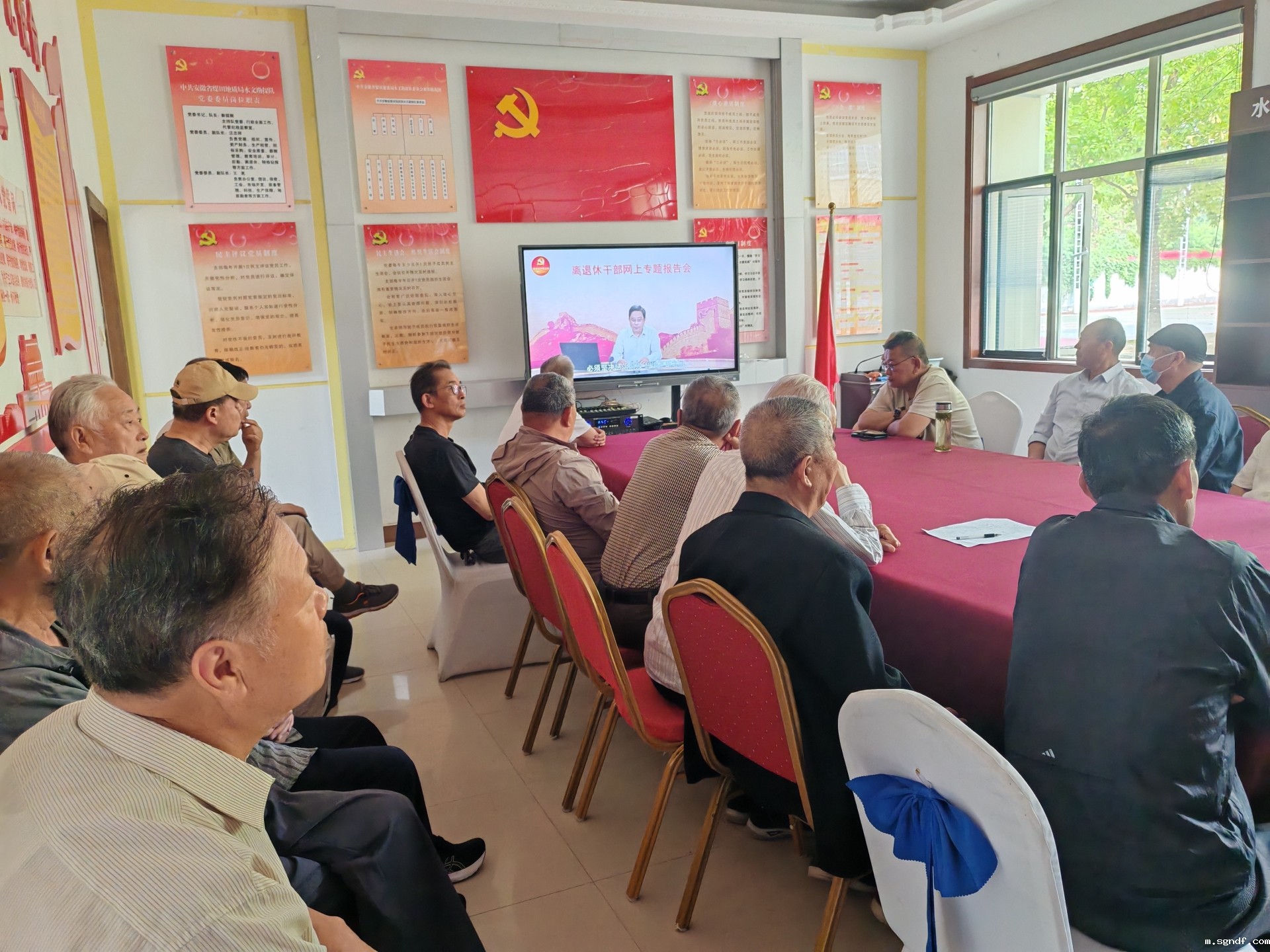 2649879.jpg 2649879.jpg