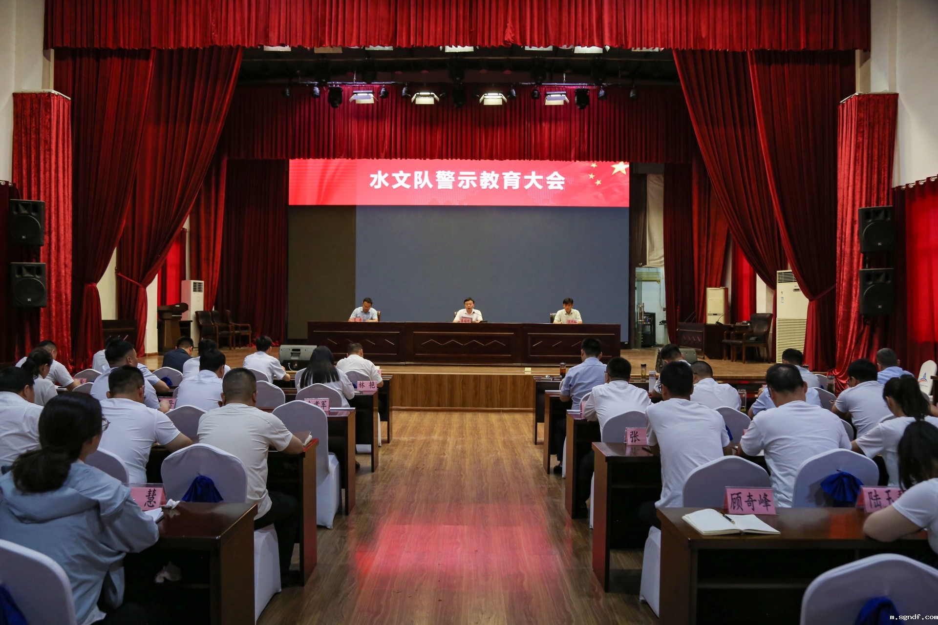 IMG_4676.jpg IMG_4676.jpg